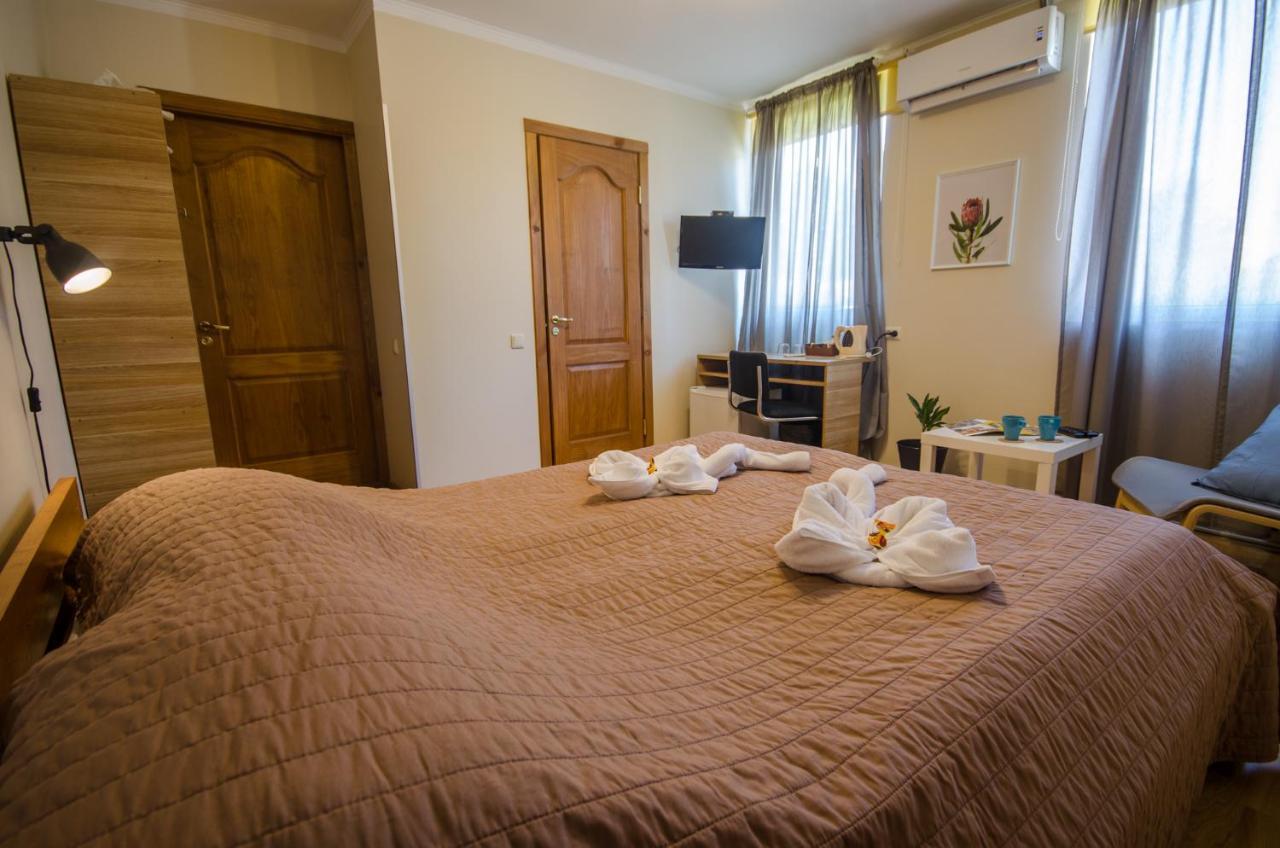 Veldzes Nams Hotel Ventspils Exterior photo