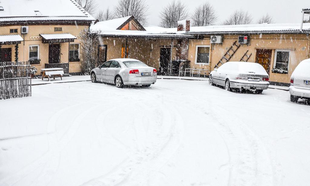 Veldzes Nams Hotel Ventspils Exterior photo