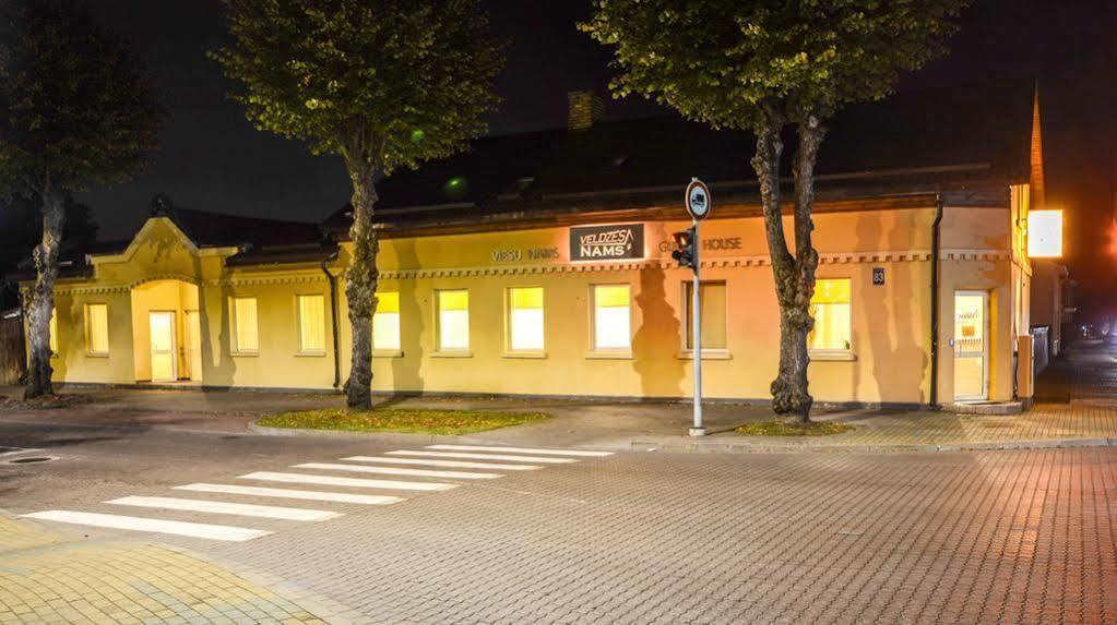 Veldzes Nams Hotel Ventspils Exterior photo